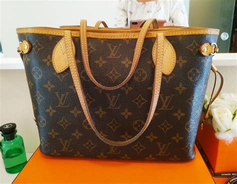 Louis Vuitton Pay & Benefits reviews 